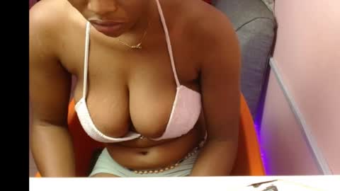 Snapshot of freaky_luna chatting on 12, 10, 2025 luna online show from 12, 10, 2025