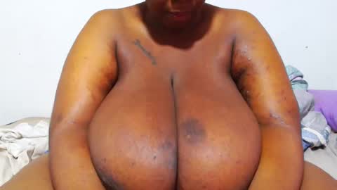 Snapshot of freakyboobsxx chatting on 9, 1, 2025 Kimmy online show from 9, 1, 2025