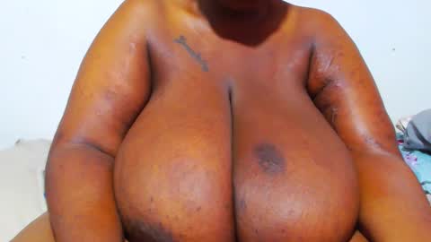 Snapshot of freakyboobsxx chatting on 12, 1, 2025 Kimmy online show from 12, 1, 2025