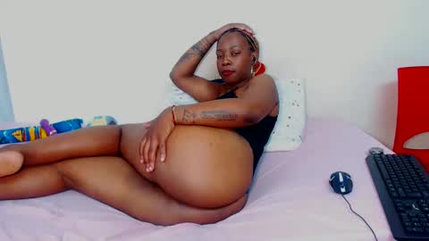 FreakyScarlet00 online show from 13, 9, 2025