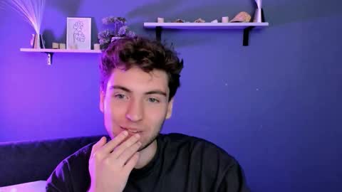 Snapshot of fred_strong chatting on 18, 12, 2025 Freddy online show from 18, 12, 2025