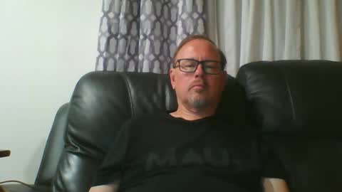 Snapshot of freddieknuck chatting on 14, 4, 2026 Just Fred online show from 14, 4, 2026