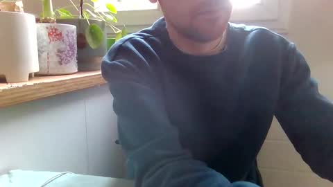 Snapshot of fredthetom12 chatting on 18, 12, 2024 Greedy Fred online show from 18, 12, 2024