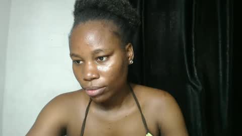 Snapshot of frekkymorelle chatting on 1, 2, 2025 frekkymorelle online show from 1, 2, 2025