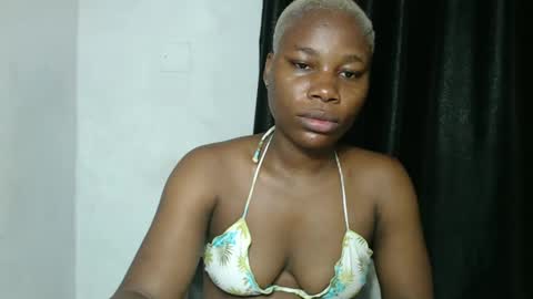 Snapshot of frekkymorelle chatting on 12, 2, 2025 frekkymorelle online show from 12, 2, 2025