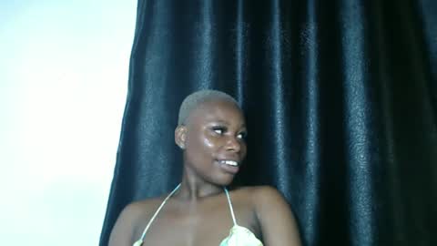 Snapshot of frekkymorelle chatting on 23, 2, 2025 frekkymorelle online show from 23, 2, 2025