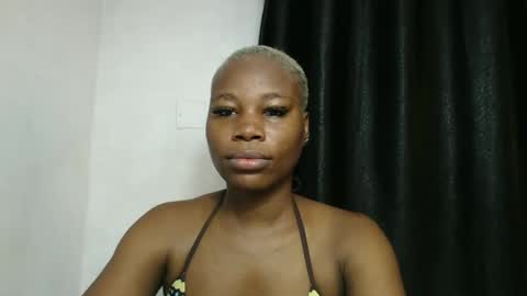 Snapshot of frekkymorelle chatting on 27, 2, 2025 frekkymorelle online show from 27, 2, 2025