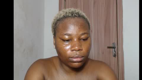 Snapshot of frekkymorelle chatting on 28, 9, 2025 frekkymorelle online show from 28, 9, 2025