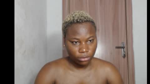 Snapshot of frekkymorelle chatting on 20, 10, 2025 frekkymorelle online show from 20, 10, 2025