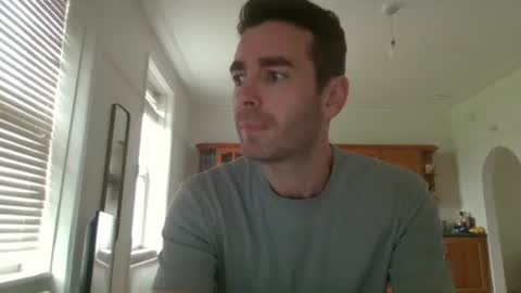 Snapshot of frenchbdmaninlondon chatting on 25, 10, 2025 Horny Paul online show from 25, 10, 2025