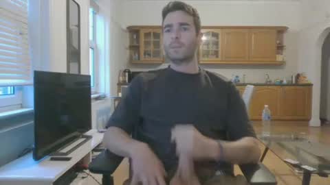 Snapshot of frenchbdmaninlondon chatting on 31, 10, 2025 Horny Paul online show from 31, 10, 2025