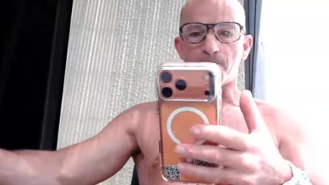Frenchdaddylove online show from 1, 6, 2026