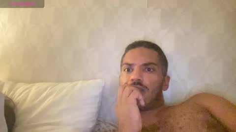 Snapshot of frenchlovers23 chatting on 8, 11, 2025 frenchlovers23 online show from 8, 11, 2025