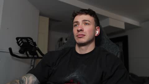 Snapshot of frewfun chatting on 12, 3, 2025 cameron online show from 12, 3, 2025