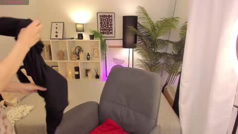 Laura online show from 7, 6, 2026