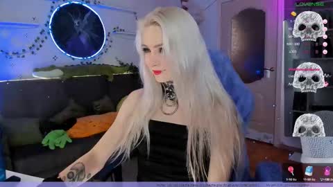 Frida A boost to fortune for the one who gives a thumbs up and a bonus lucky for those who support me by joining the fanclub online show from 10, 10, 2025