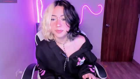 frida_lassi_ online show from 9, 11, 2025