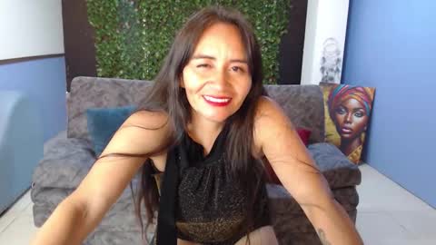 Snapshot of frida_naughtymilf chatting on 30, 10, 2025 Frida online show from 30, 10, 2025