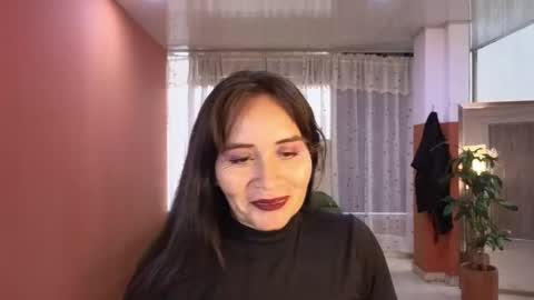 Snapshot of frida_naughtymilf chatting on 31, 10, 2025 Frida online show from 31, 10, 2025