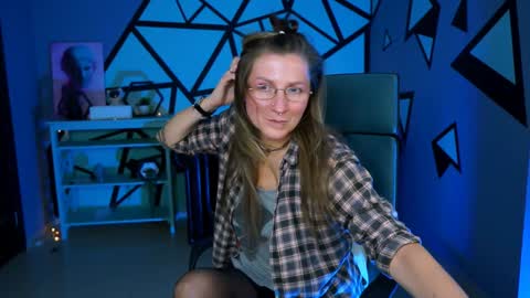 Snapshot of fridatander chatting on 9, 12, 2024 Frida Tander online show from 9, 12, 2024