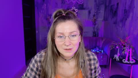 Snapshot of fridatander chatting on 2, 1, 2025 Frida Tander online show from 2, 1, 2025