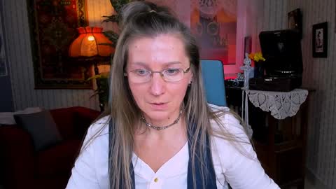 Snapshot of fridatander chatting on 6, 2, 2025 Frida Tander online show from 6, 2, 2025