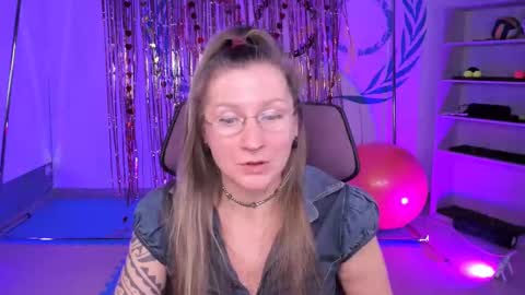 Snapshot of fridatander chatting on 20, 2, 2025 Frida Tander online show from 20, 2, 2025
