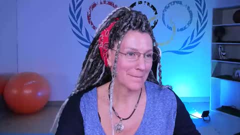 Frida Tander online show from 29, 9, 2025