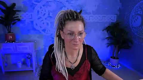 Snapshot of fridatander chatting on 5, 5, 2026 Frida Tander online show from 5, 5, 2026