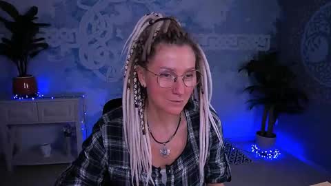 Snapshot of fridatander chatting on 6, 5, 2026 Frida Tander online show from 6, 5, 2026