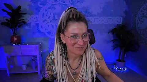 Snapshot of fridatander chatting on 8, 5, 2026 Frida Tander online show from 8, 5, 2026