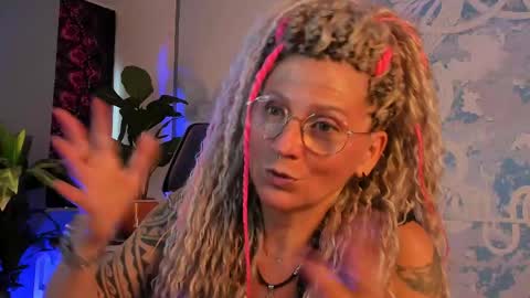 Snapshot of fridatander chatting on 25, 5, 2026 Frida Tander online show from 25, 5, 2026