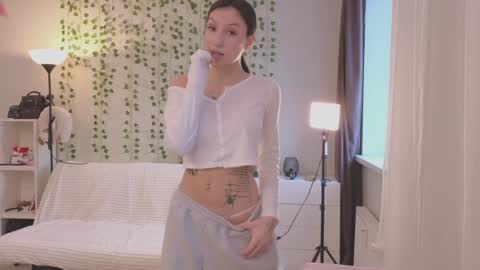 Lina online show from 10, 12, 2024