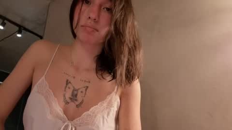 Lina online show from 4, 3, 2025