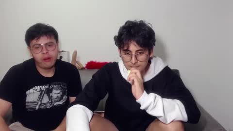 Snapshot of fuck_blow chatting on 16, 11, 2025 uwu online show from 16, 11, 2025