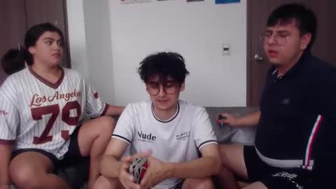 Snapshot of fuck_blow chatting on 16, 11, 2025 uwu online show from 16, 11, 2025