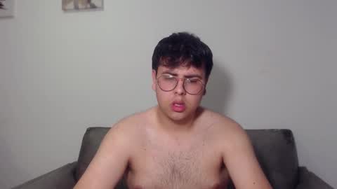 Snapshot of fuck_blow chatting on 26, 11, 2025 uwu online show from 26, 11, 2025