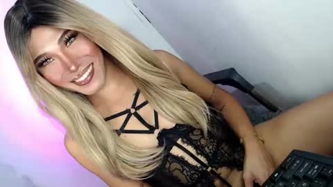 sweetyJENNY online show from 7, 5, 2026