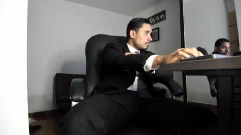 Snapshot of fuckerwate chatting on 28, 10, 2025 SERGIO THE SEX LAWYER online show from 28, 10, 2025