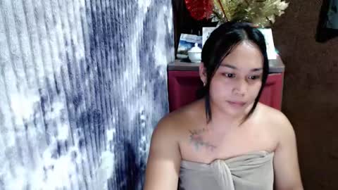 ITS ME CRYSTAL online show from 12, 5, 2026