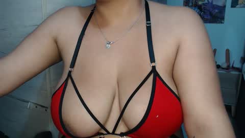 Mia and Gary  online show from 21, 11, 2025