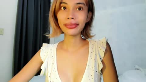 fuckingsexy143 online show from 27, 6, 2026