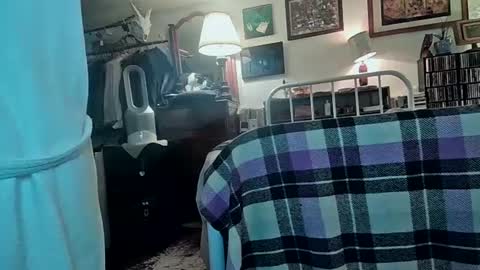 Snapshot of fullsvc chatting on 16, 2, 2025 fullsvc online show from 16, 2, 2025