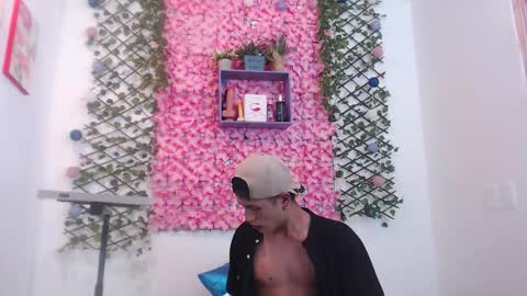 Snapshot of funny_and_horny chatting on 25, 10, 2025 funny_and_horny online show from 25, 10, 2025