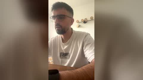 Snapshot of funnyroom23 chatting on 29, 4, 2026 funnyroom23 online show from 29, 4, 2026