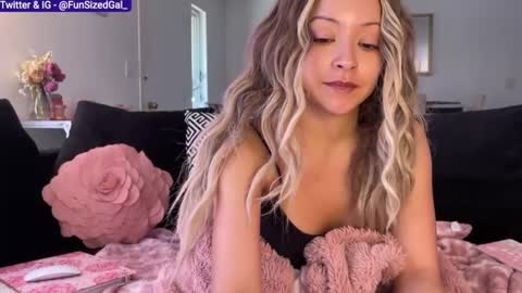 Snapshot of funsizedgal chatting on 4, 3, 2025 Alice D online show from 4, 3, 2025