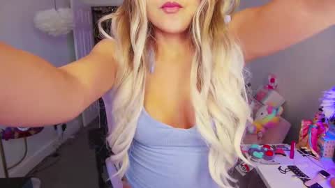 Snapshot of funsizedgal chatting on 25, 9, 2025 Alice D online show from 25, 9, 2025