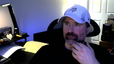 Snapshot of fuzz69_ chatting on 4, 2, 2026 fuzz69_ online show from 4, 2, 2026