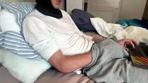 fuzzie_07 online show from 10, 2, 2025