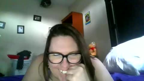 fuzzypeaches87 online show from 3, 4, 2026